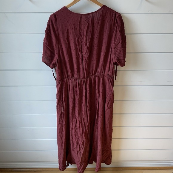 NWT Torrid Midi Swiss Dot Linen Surplice Dress Hi-Lo Maroon Pockets Sz: 1X 14-16 - Picture 5 of 9